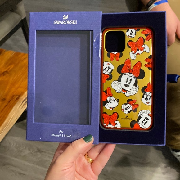 Swarovski case for iPhone 11 Pro - Minnie Mouse Disney - Picture 3 of 6